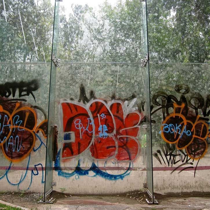 Anti-grafitti film
